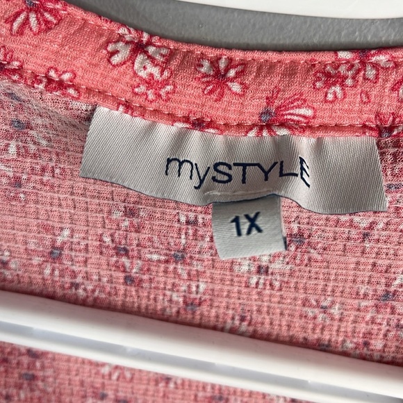 MY STYLE Floral Flutter Sleeve Top Coral Pink Smock Shoulders 1/4 Button 1X - Picture 8 of 12